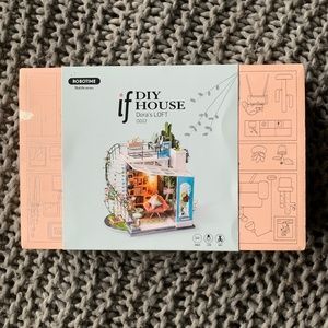 Rolife DIY Miniature House Kit Dora's Rooftop